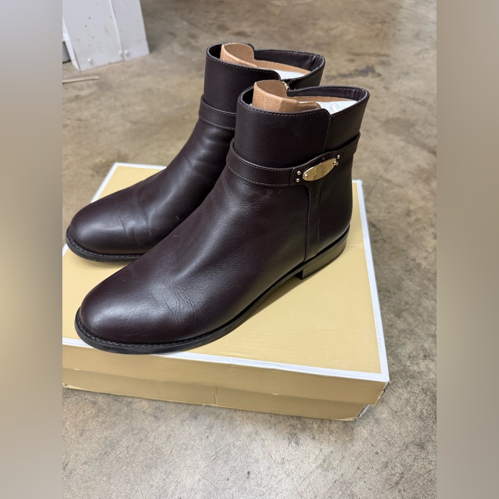 Michael Kors Finley Flat Bootie | Women’s Size 9 | Chocolate Brown Leather